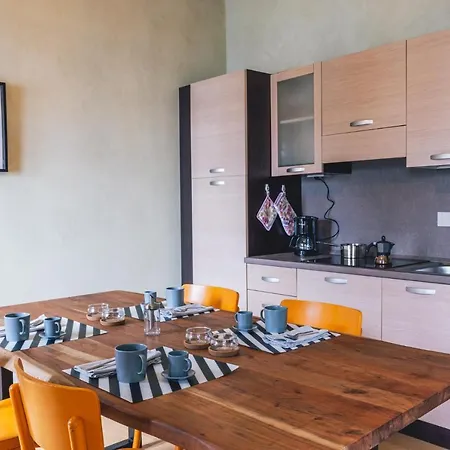 Carola B Apartment *